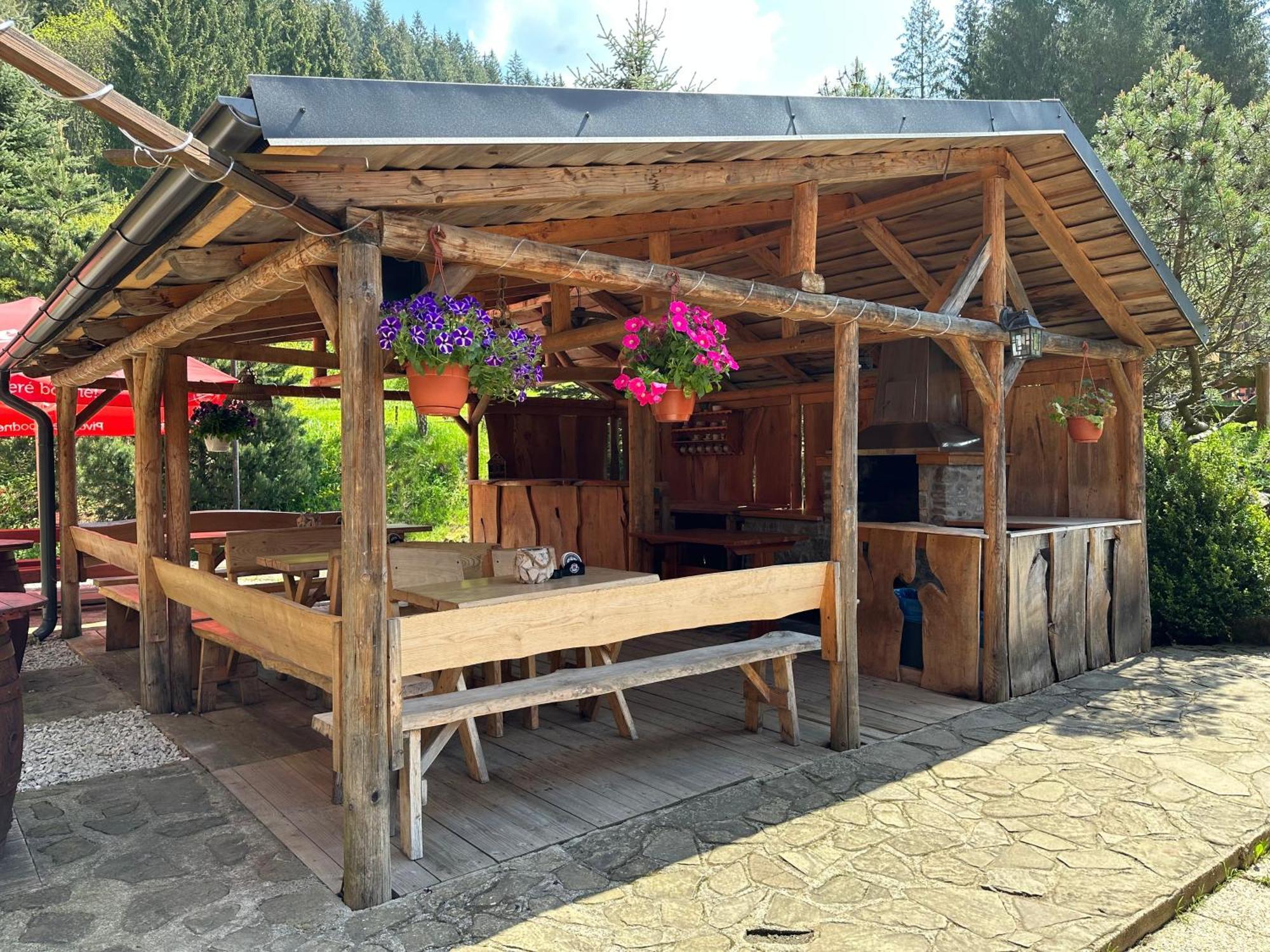 Horsky Hotel Kycerka Velké Karlovice 外观 照片